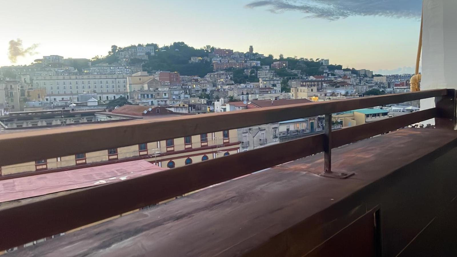 Faccia Gialla Napoli Casa Vacanze Exterior foto